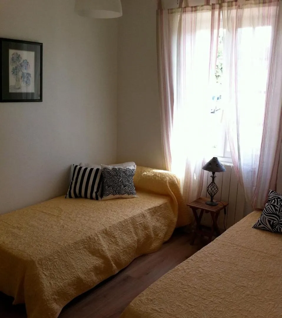 A 50M De La Plage , 2 Chambres , Climatisation Parking Le Pradet Holiday home